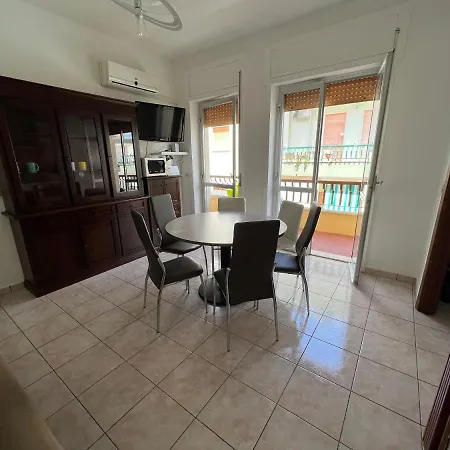 Apartment Waterfront 150 Mt Dal Mare *