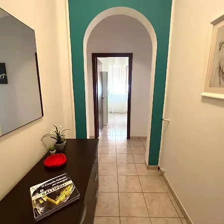 Apartment Waterfront 150 Mt Dal Mare