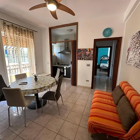 Apartment Waterfront 150 Mt Dal Mare