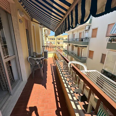 Apartment Waterfront 150 Mt Dal Mare *