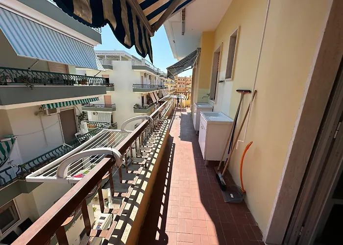 Apartment Waterfront 150 Mt Dal Mare *